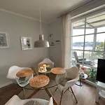 Lage Mit Warnowblick - Grosser Balkon, Zwei Schlafzimmer, Aufzug, Stellplatz Apartamento