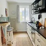 Lage Mit Warnowblick - Grosser Balkon, Zwei Schlafzimmer, Aufzug, Stellplatz * Rostock