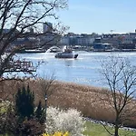 Apartamento Lage Mit Warnowblick - Grosser Balkon, Zwei Schlafzimmer, Aufzug, Stellplatz Rostock