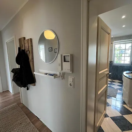 Lage Mit Warnowblick - Grosser Balkon, Zwei Schlafzimmer, Aufzug, Stellplatz