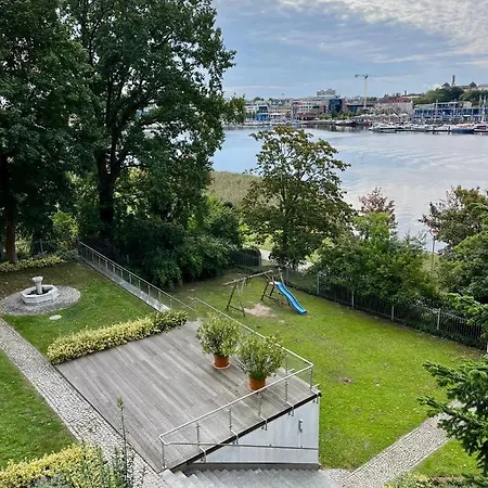 Lage Mit Warnowblick - Grosser Balkon, Zwei Schlafzimmer, Aufzug, Stellplatz * روستوك