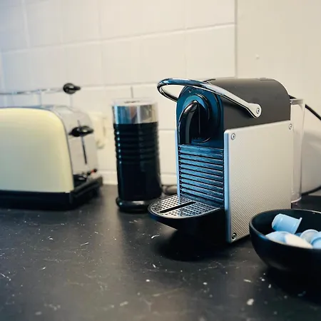 Lage Mit Warnowblick - Grosser Balkon, Zwei Schlafzimmer, Aufzug, Stellplatz *