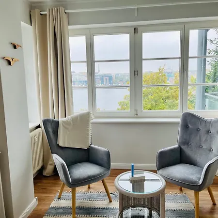 Lage Mit Warnowblick - Grosser Balkon, Zwei Schlafzimmer, Aufzug, Stellplatz