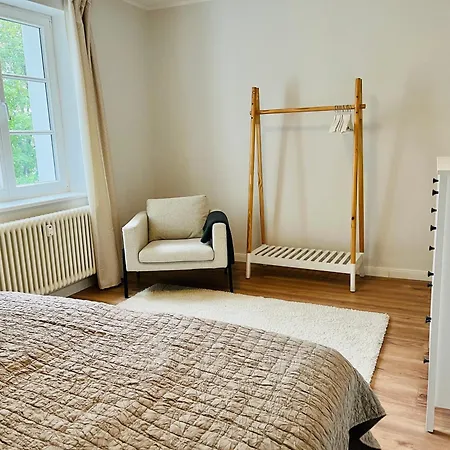 Lage Mit Warnowblick - Grosser Balkon, Zwei Schlafzimmer, Aufzug, Stellplatz