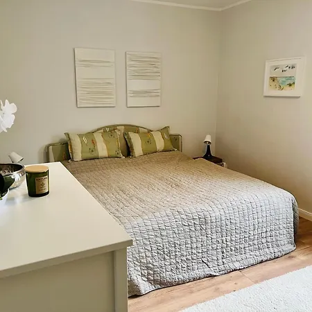 Lage Mit Warnowblick - Grosser Balkon, Zwei Schlafzimmer, Aufzug, Stellplatz * روستوك