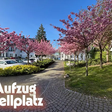 Apartament Lage Mit Warnowblick - Grosser Balkon, Zwei Schlafzimmer, Aufzug, Stellplatz Rostock
