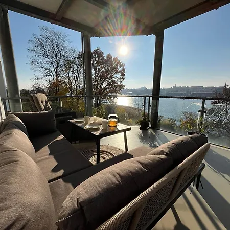 Lage Mit Warnowblick - Grosser Balkon, Zwei Schlafzimmer, Aufzug, Stellplatz Apartament