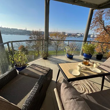 Lage Mit Warnowblick - Grosser Balkon, Zwei Schlafzimmer, Aufzug, Stellplatz Rostock