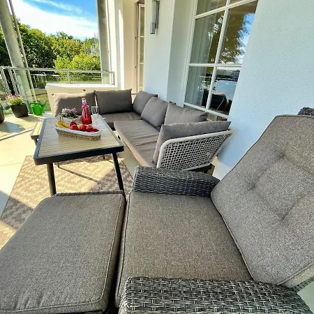 Lage Mit Warnowblick - Grosser Balkon, Zwei Schlafzimmer, Aufzug, Stellplatz * Rostock