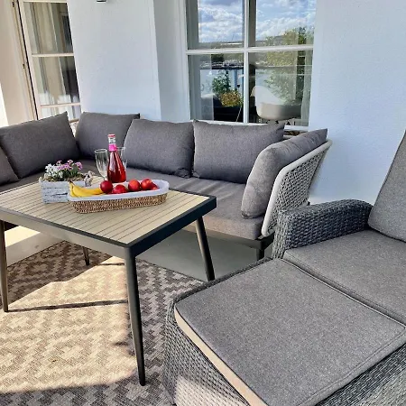 Lage Mit Warnowblick - Grosser Balkon, Zwei Schlafzimmer, Aufzug, Stellplatz