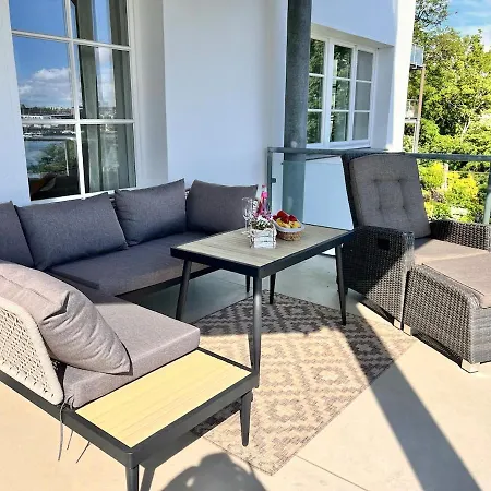 Lage Mit Warnowblick - Grosser Balkon, Zwei Schlafzimmer, Aufzug, Stellplatz Apartament *