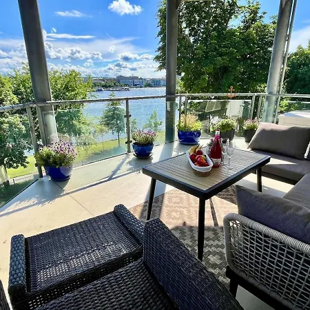 Lage Mit Warnowblick - Grosser Balkon, Zwei Schlafzimmer, Aufzug, Stellplatz